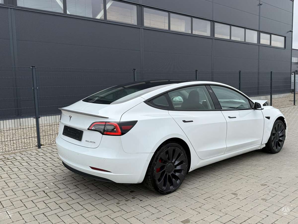 Tesla Model 3, 82 кВт·ч, Седан