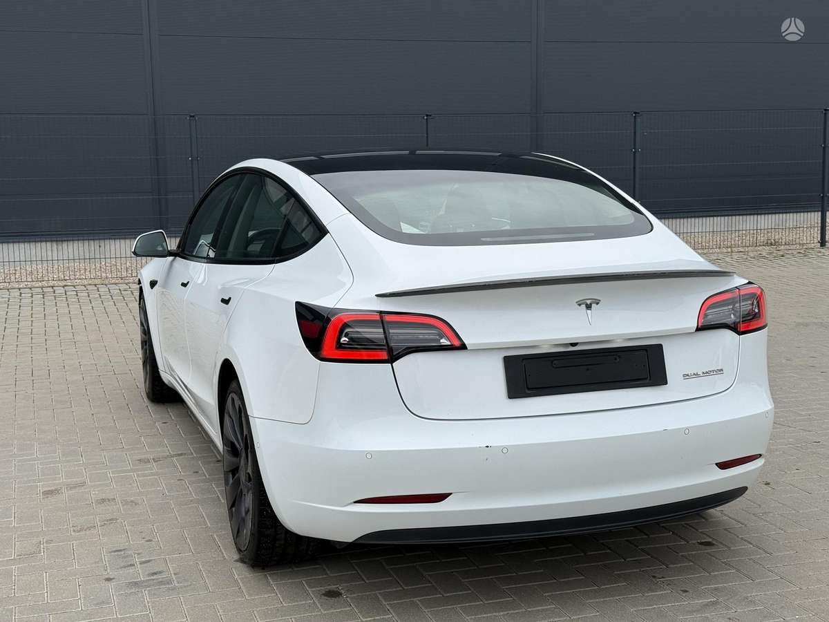 Tesla Model 3, 82 кВт·ч, Седан