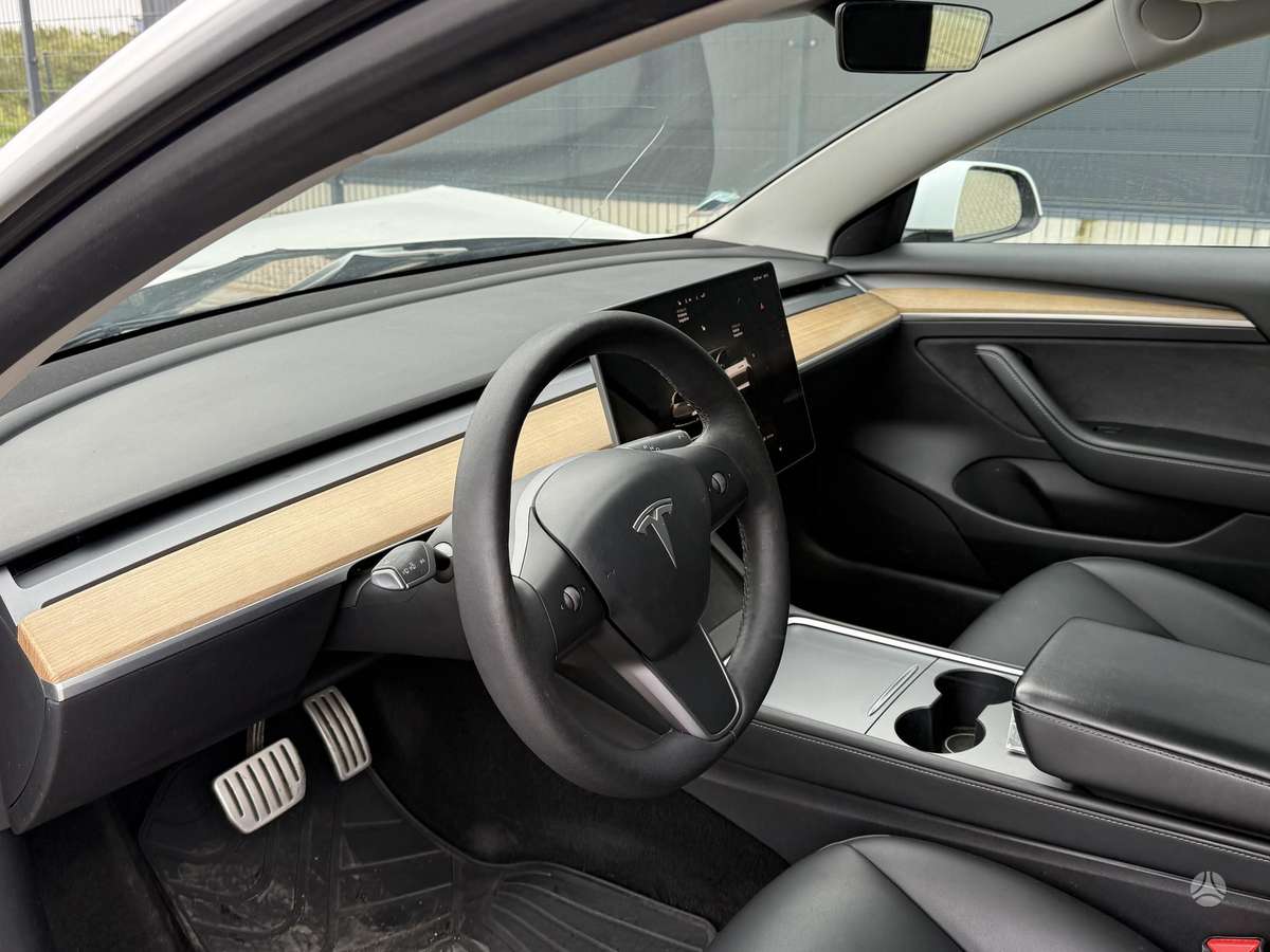 Tesla Model 3, 82 кВт·ч, Седан