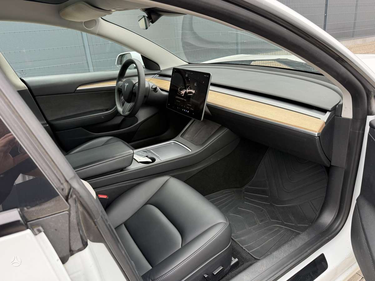 Tesla Model 3, 82 кВт·ч, Седан