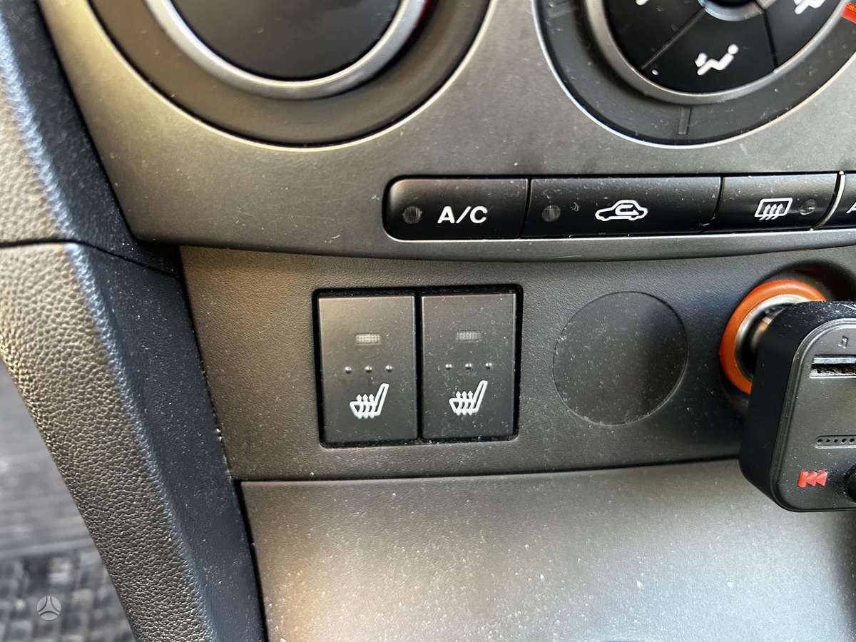 Mazda 3, 2.0 l., Хэтчбек