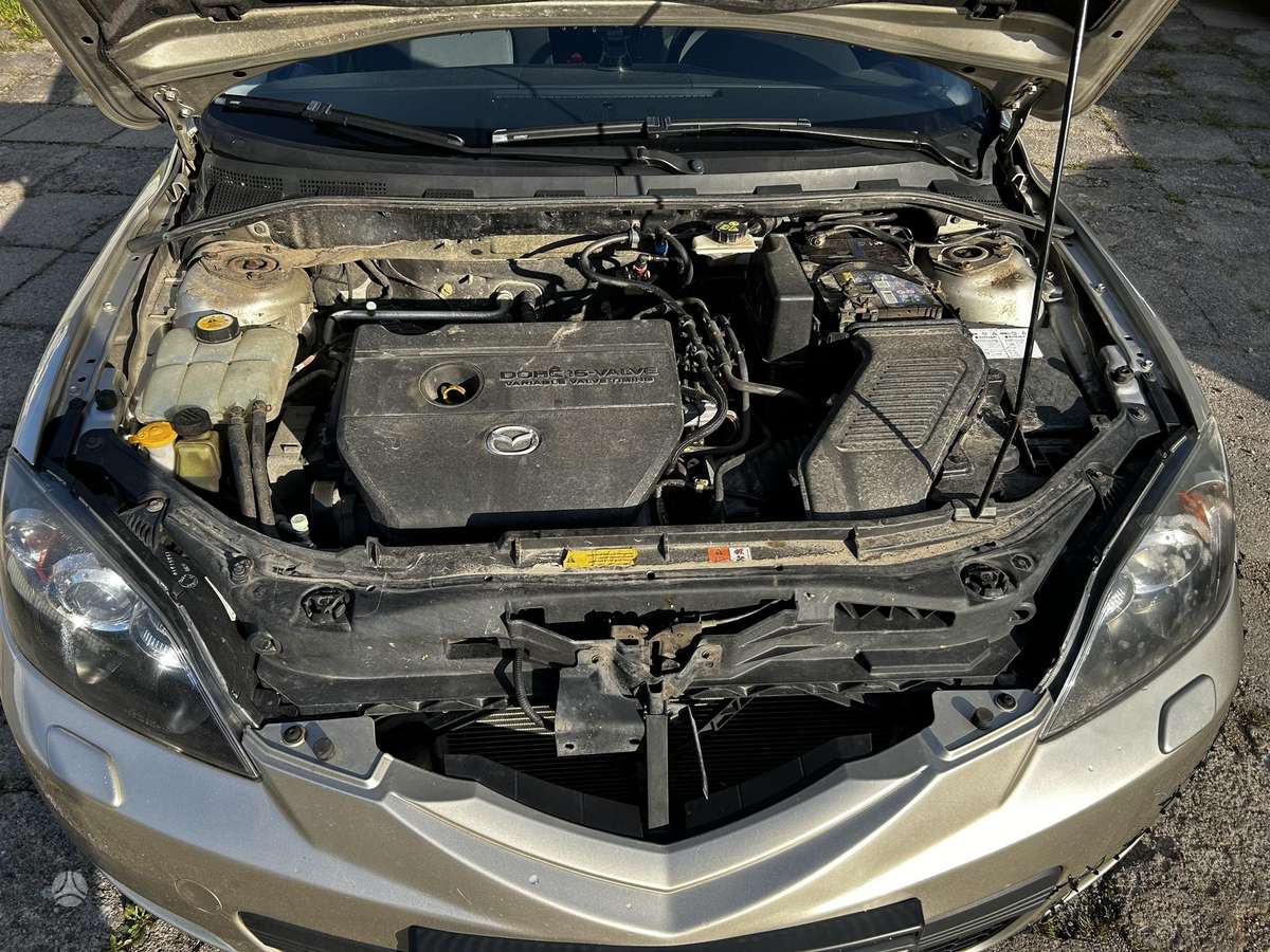 Mazda 3, 2.0 l., Хэтчбек