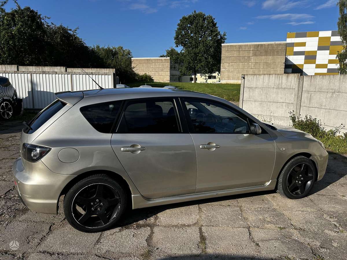 Mazda 3, 2.0 l., Хэтчбек