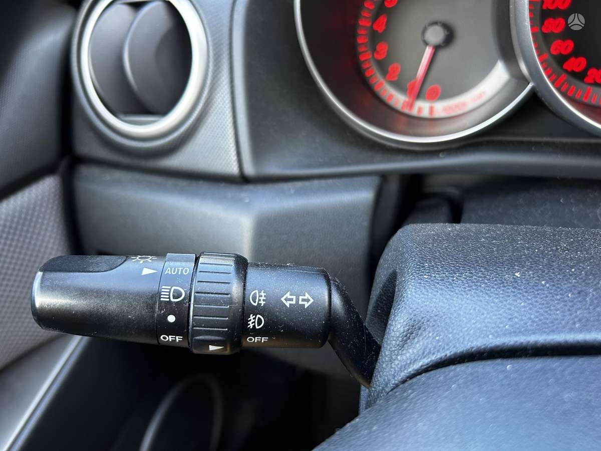 Mazda 3, 2.0 l., Хэтчбек