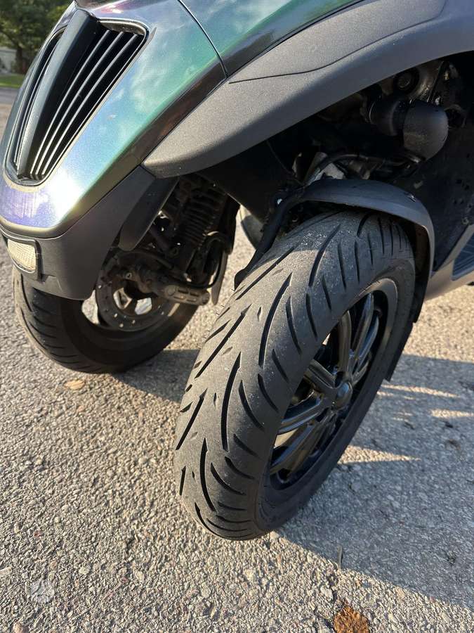 Piaggio MP3 400cc, трициклы