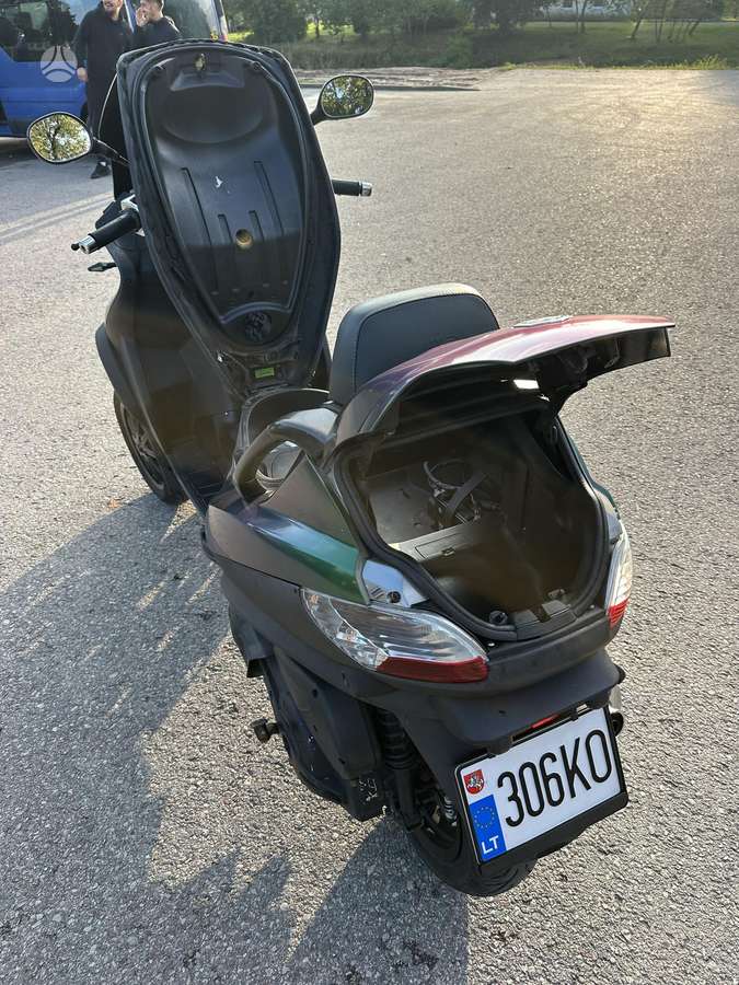 Piaggio MP3 400cc, triračiai