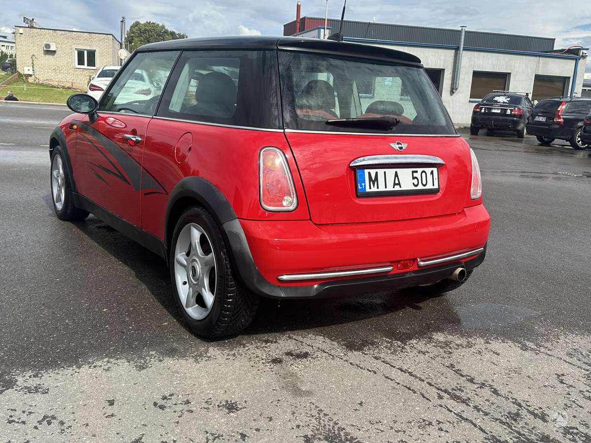 Mini Cooper, 1.6 l., hatchback
