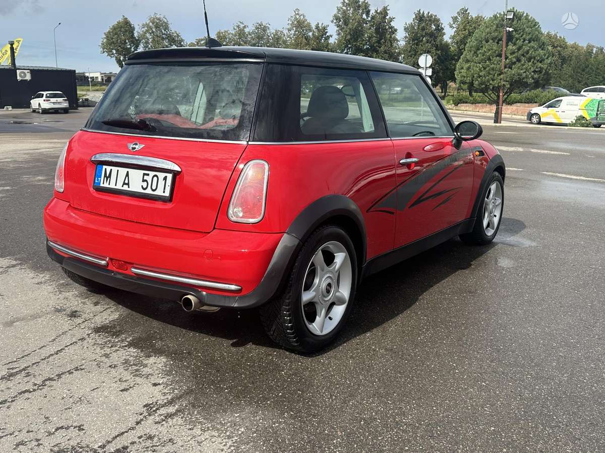 Mini Cooper, 1.6 l., hatchback