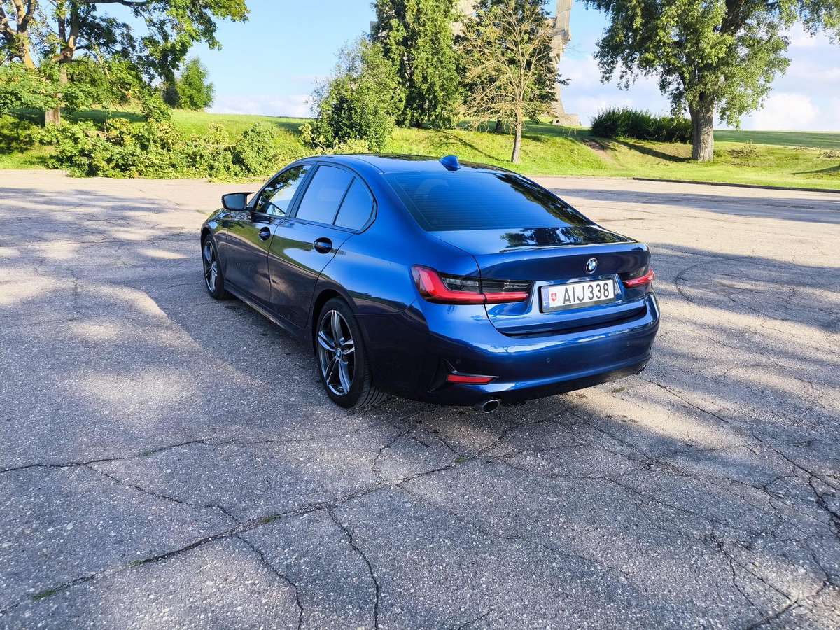 BMW 318, 2.0 l., Седан