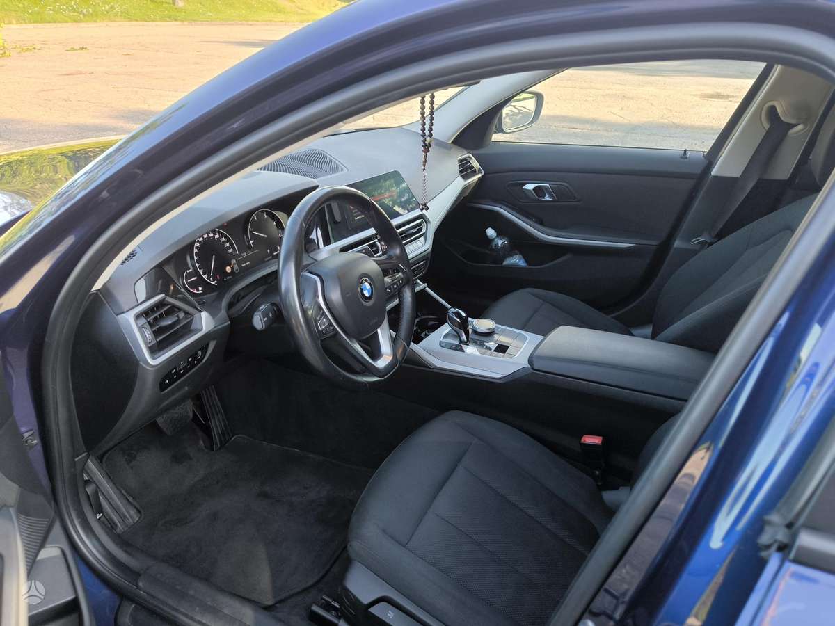 BMW 318, 2.0 l., Седан