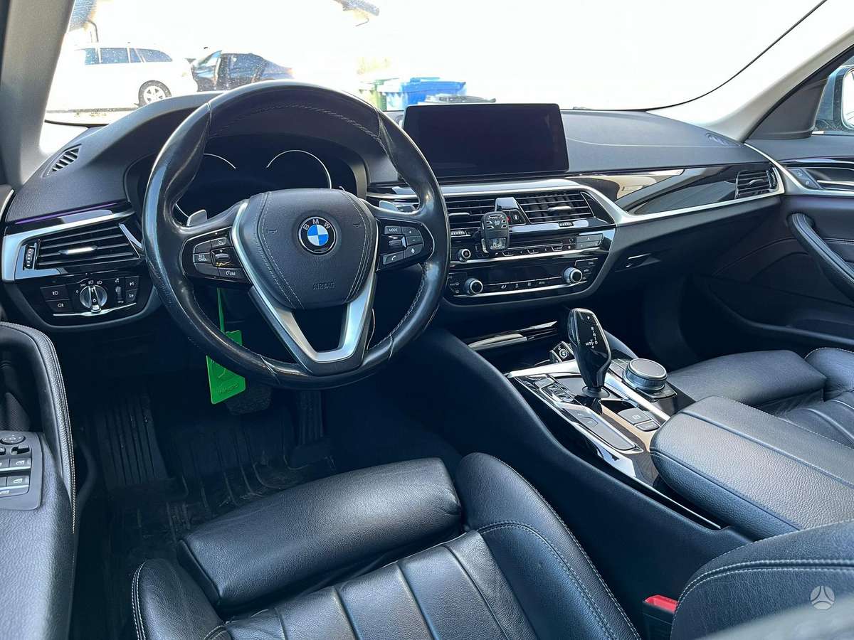 BMW 520, 2.0 l., Седан