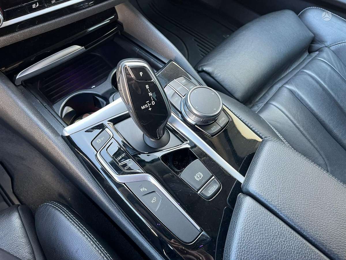 BMW 520, 2.0 l., Седан
