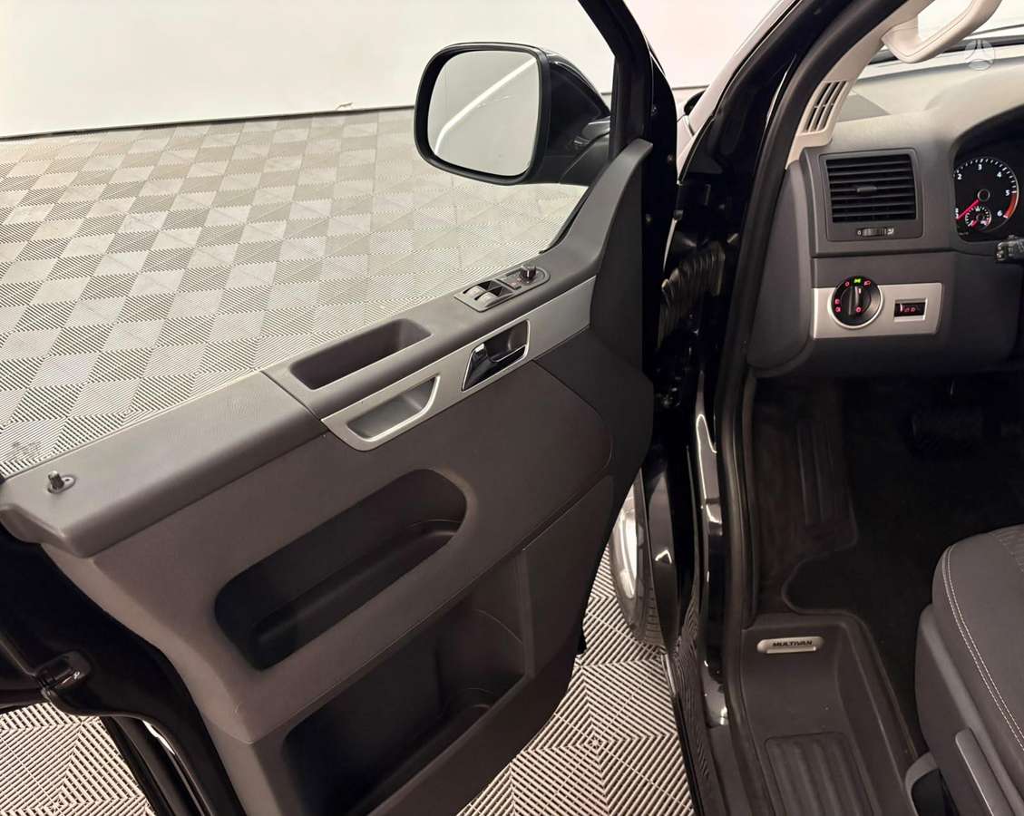 Volkswagen Multivan, 2.0 l., Минивэн