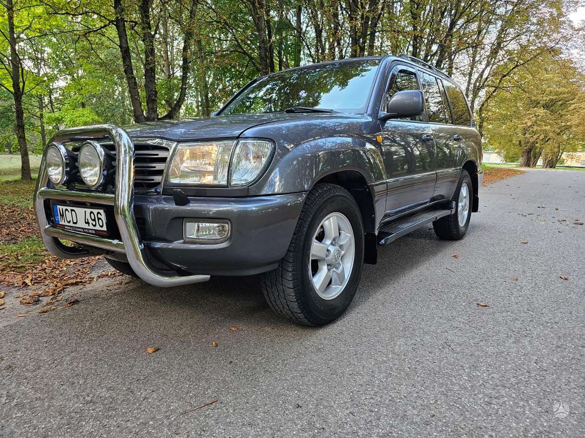 Toyota Land Cruiser - 1