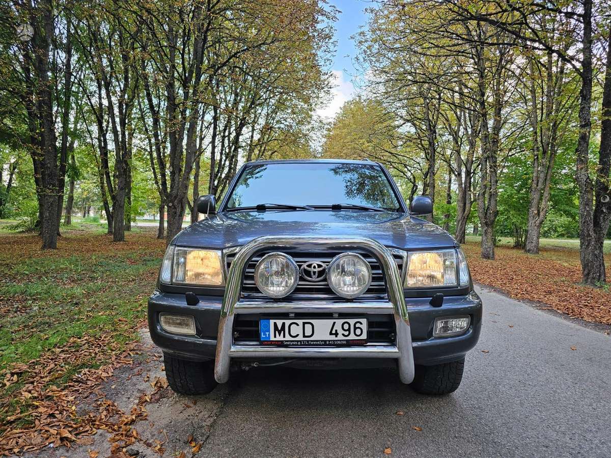 Toyota Land Cruiser - 4
