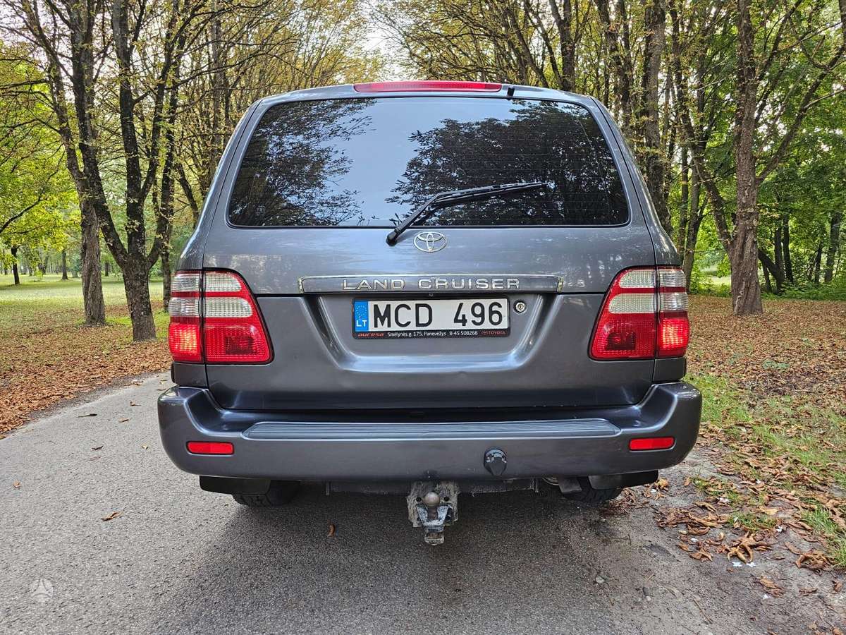 Toyota Land Cruiser - 5