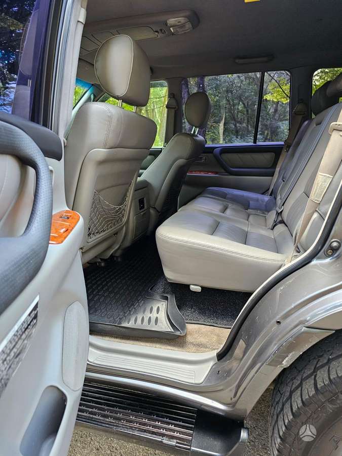Toyota Land Cruiser - 9