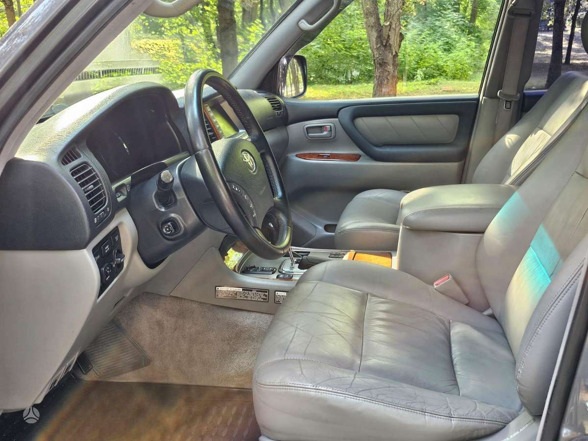 Toyota Land Cruiser - 8