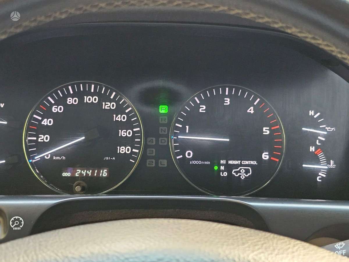 Toyota Land Cruiser - 10