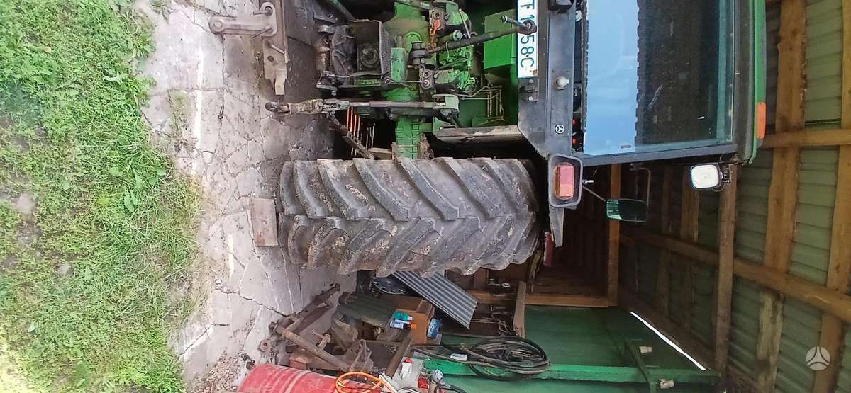 John Deere 4240S, тракторы