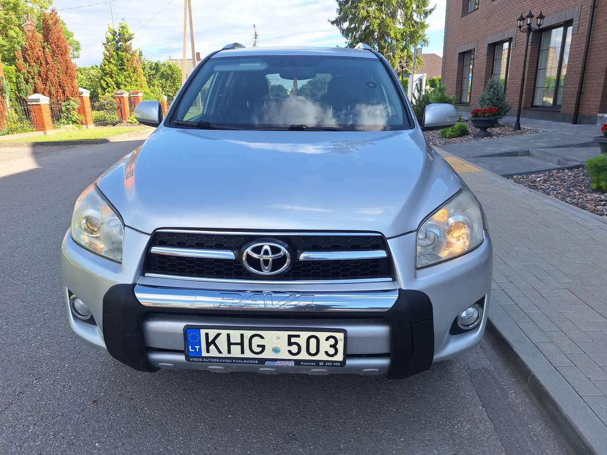 Toyota RAV4 - 3