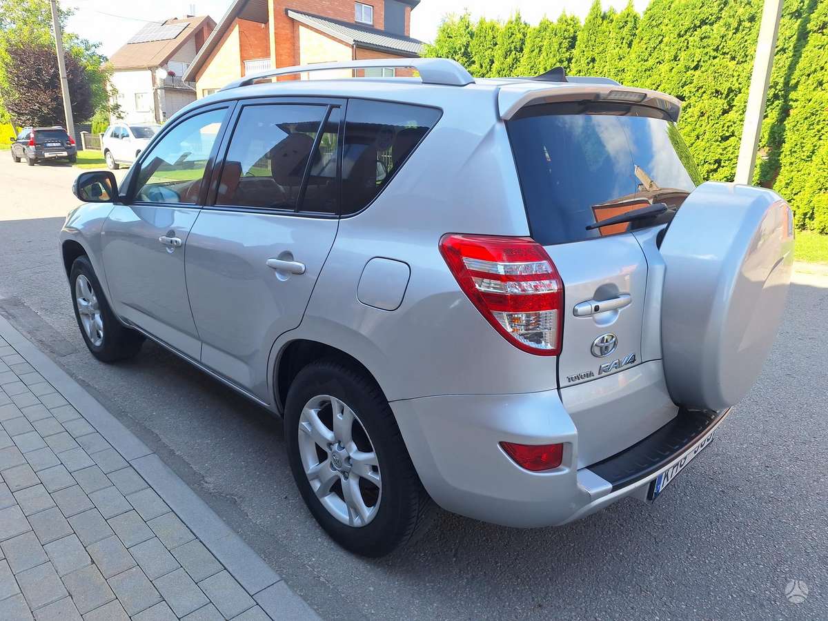 Toyota RAV4 - 4