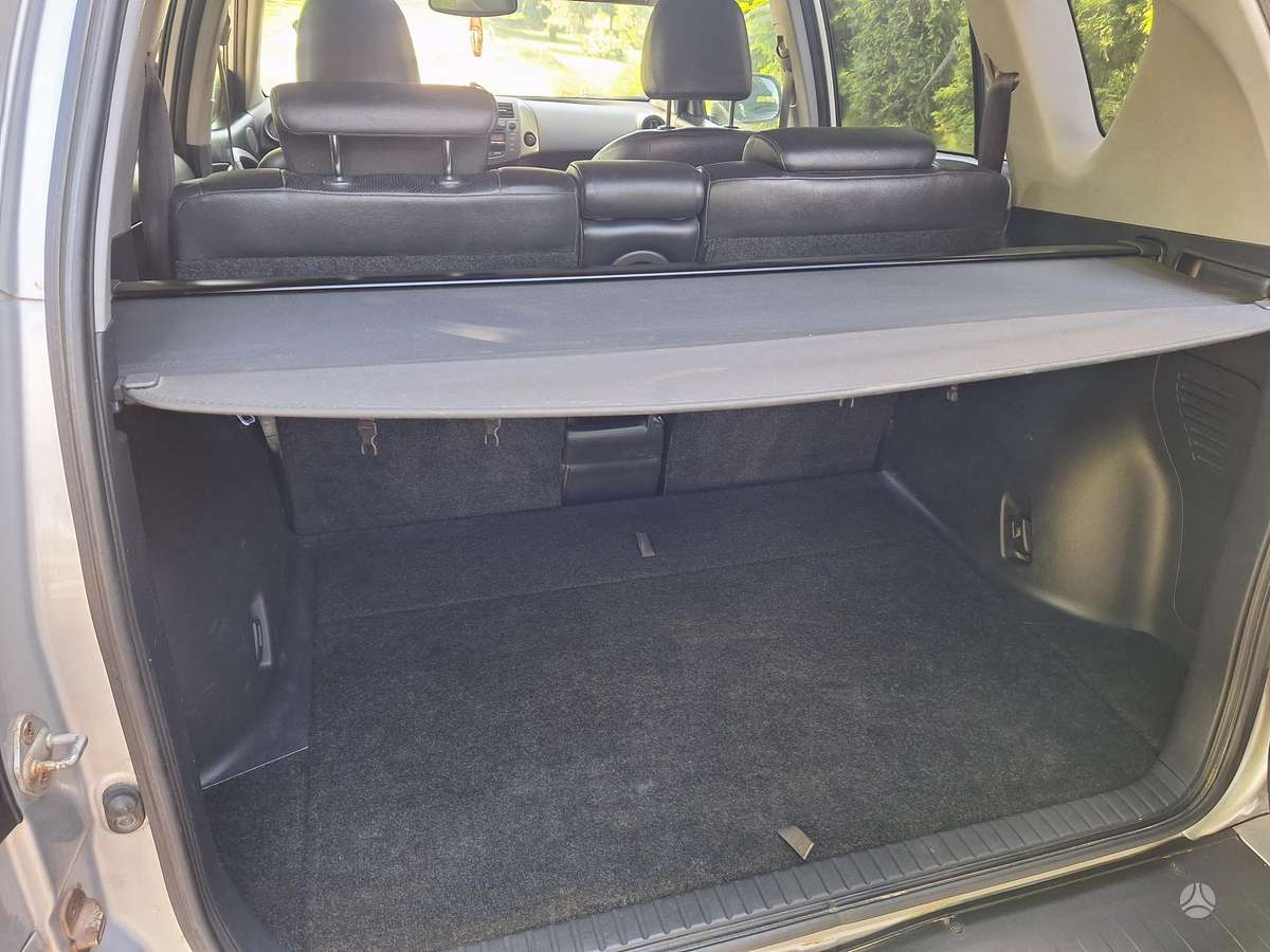 Toyota RAV4 - 7