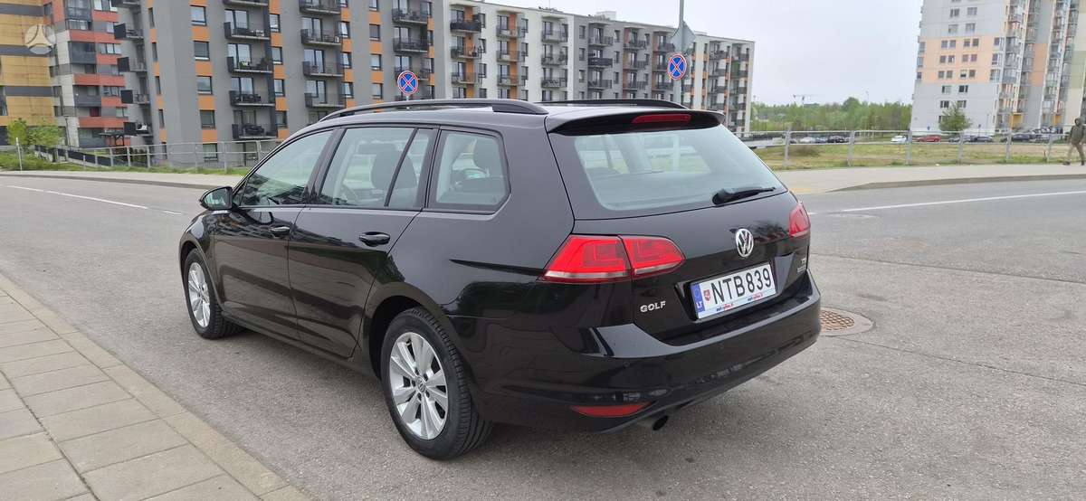 Volkswagen Golf - 5