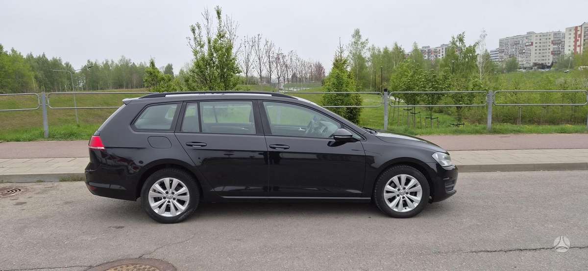 Volkswagen Golf - 6