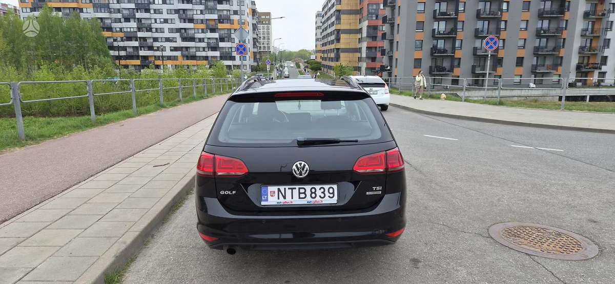 Volkswagen Golf - 8