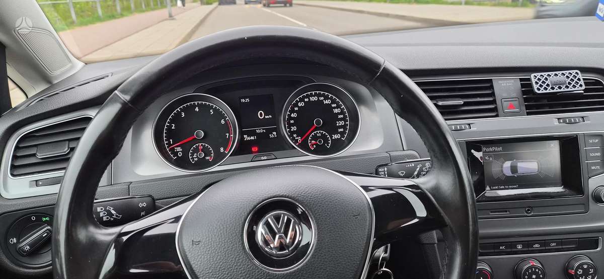 Volkswagen Golf - 9