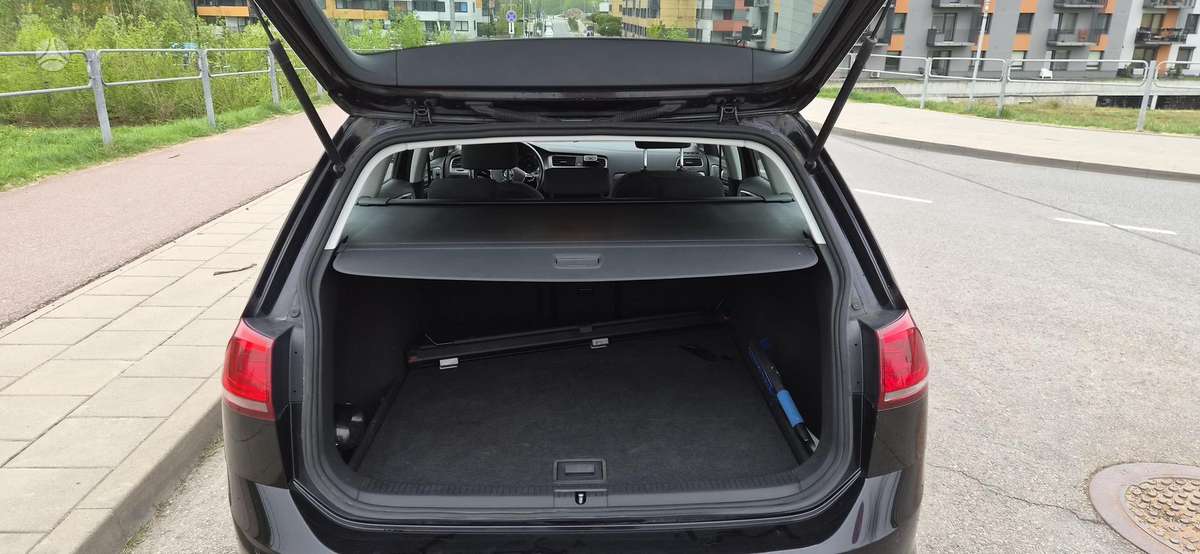 Volkswagen Golf - 10