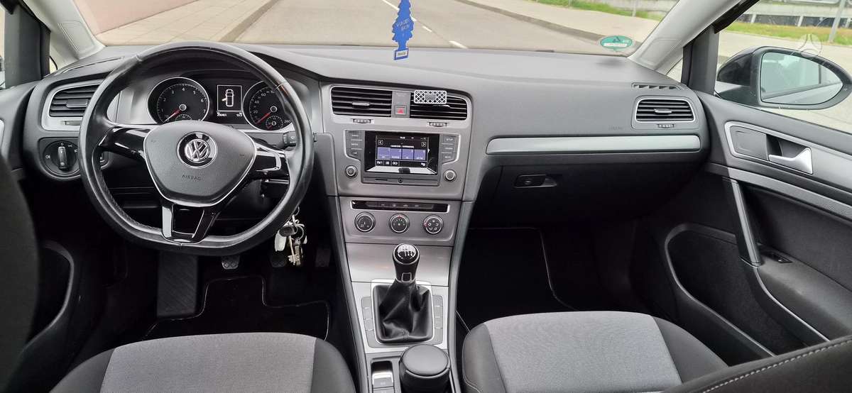Volkswagen Golf - 12