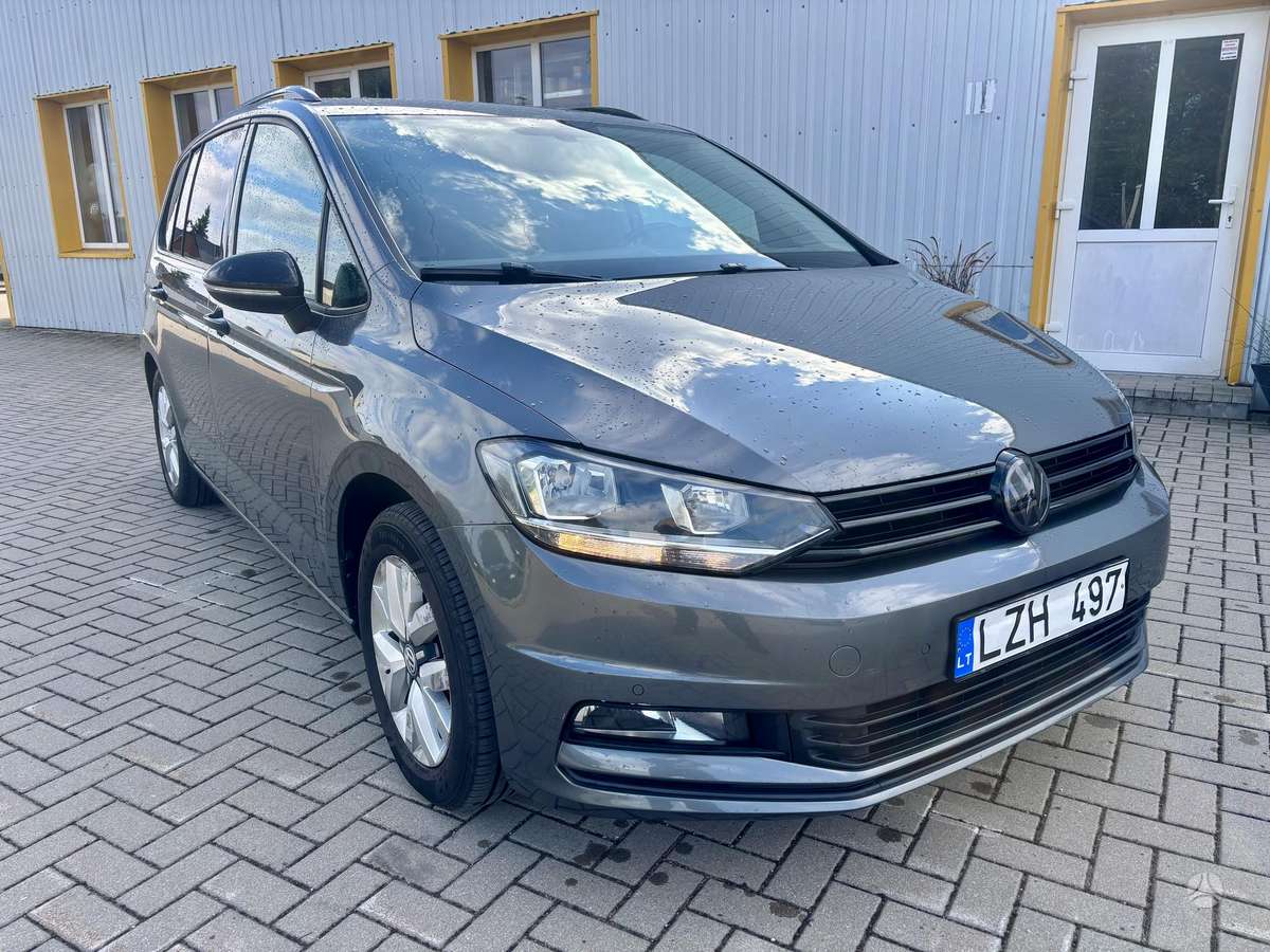 Volkswagen Touran - 1