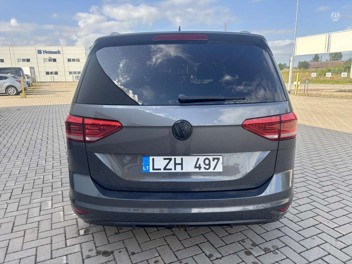 Volkswagen Touran - 6