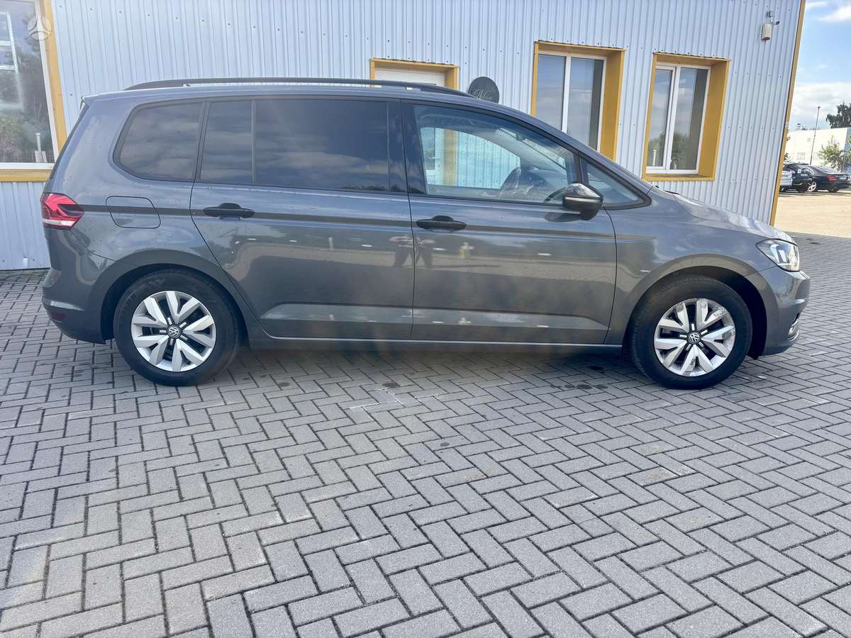 Volkswagen Touran - 8