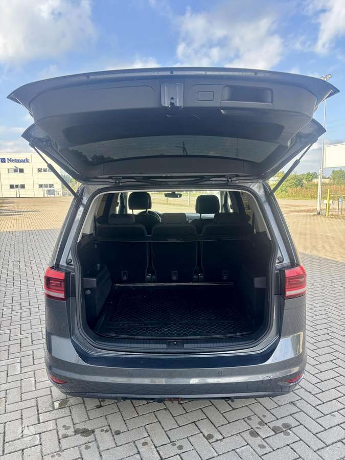 Volkswagen Touran - 9