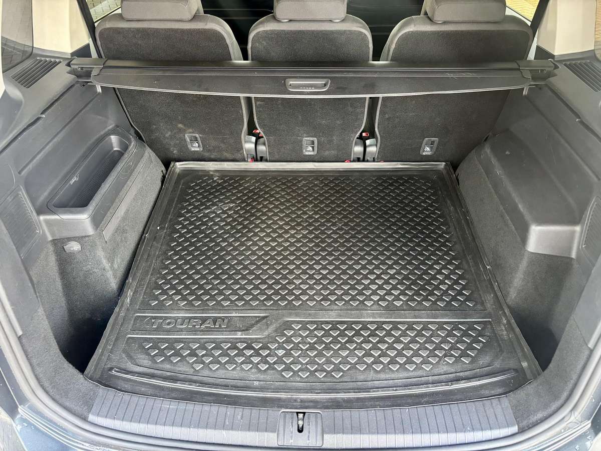 Volkswagen Touran - 10