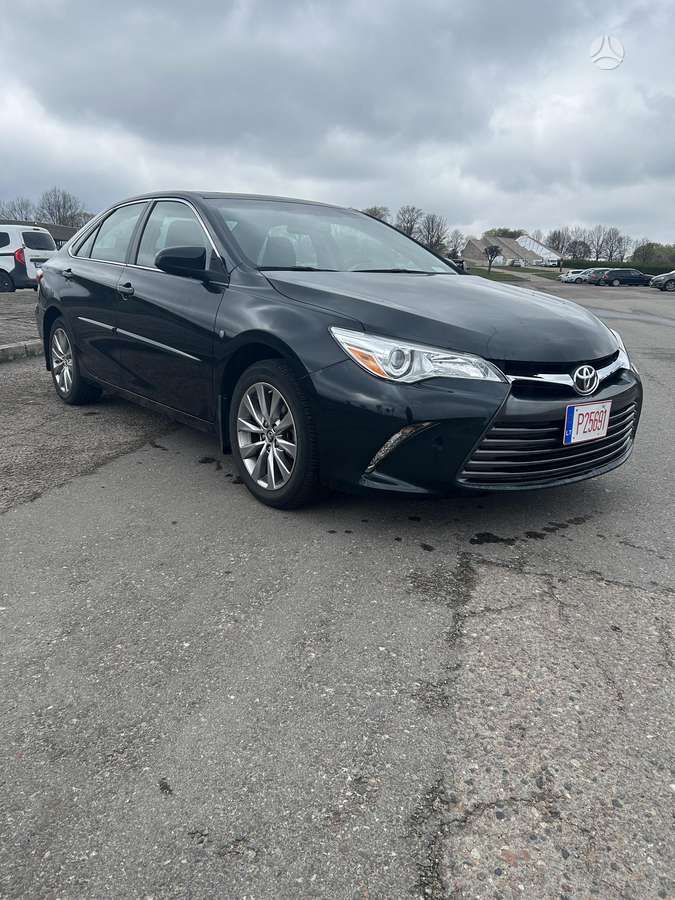 Toyota Camry - 5