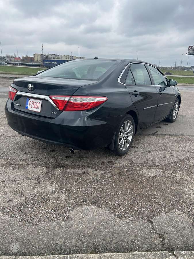 Toyota Camry - 6