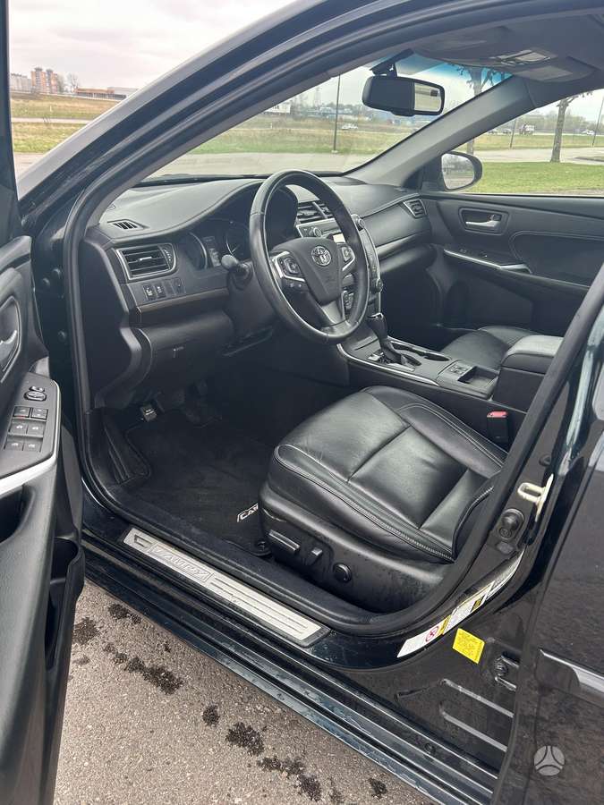 Toyota Camry - 11