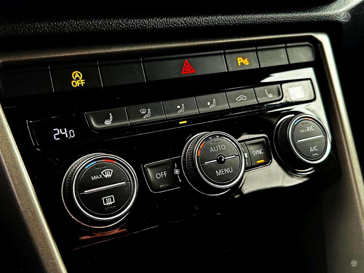 Volkswagen T-Roc - 12
