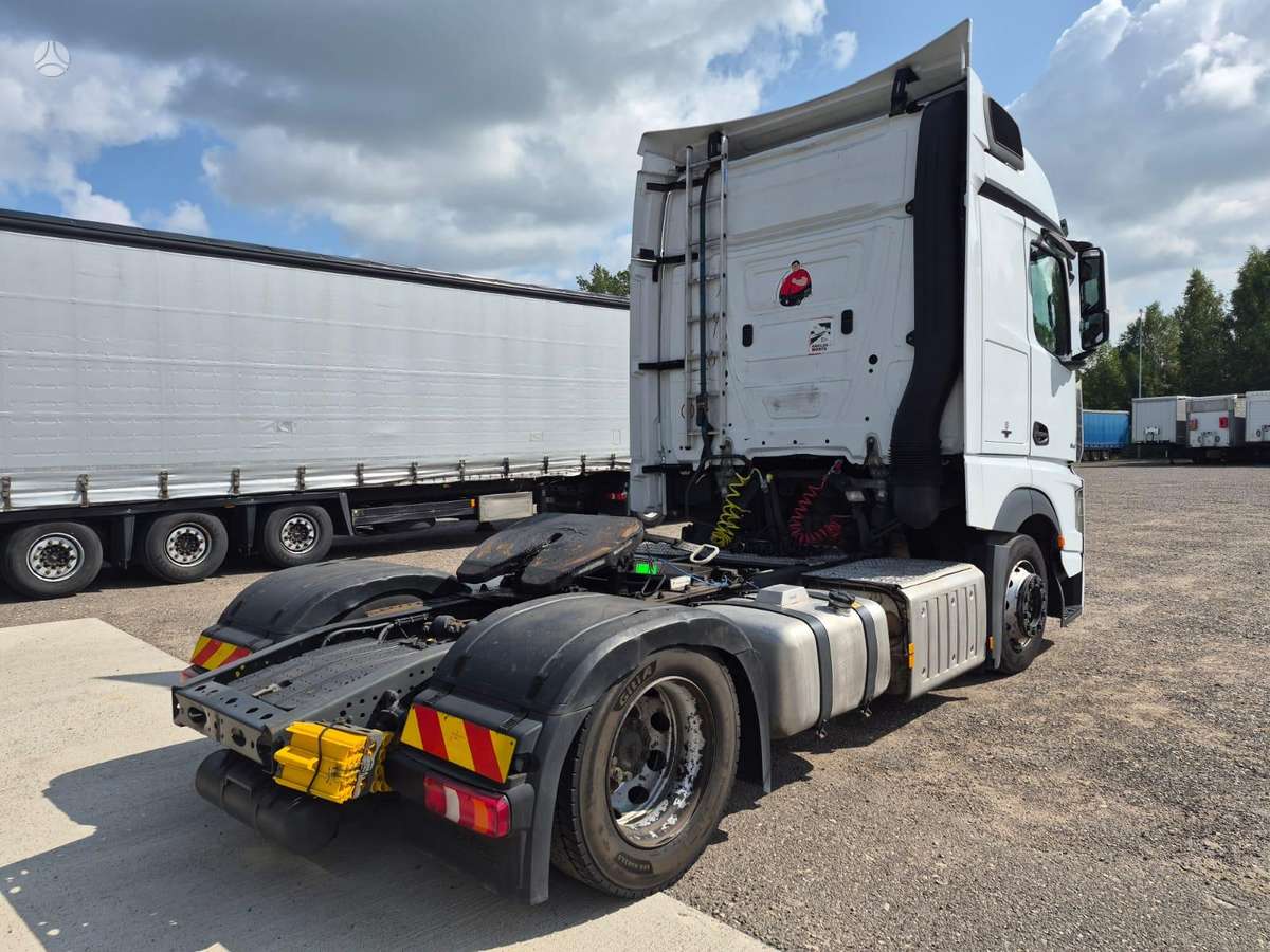 Mercedes-Benz Actros 1848, double sleeper