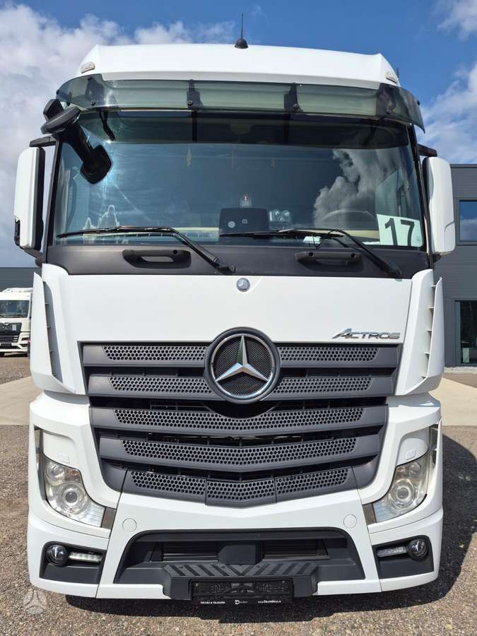 Mercedes-Benz Actros 1848, double sleeper