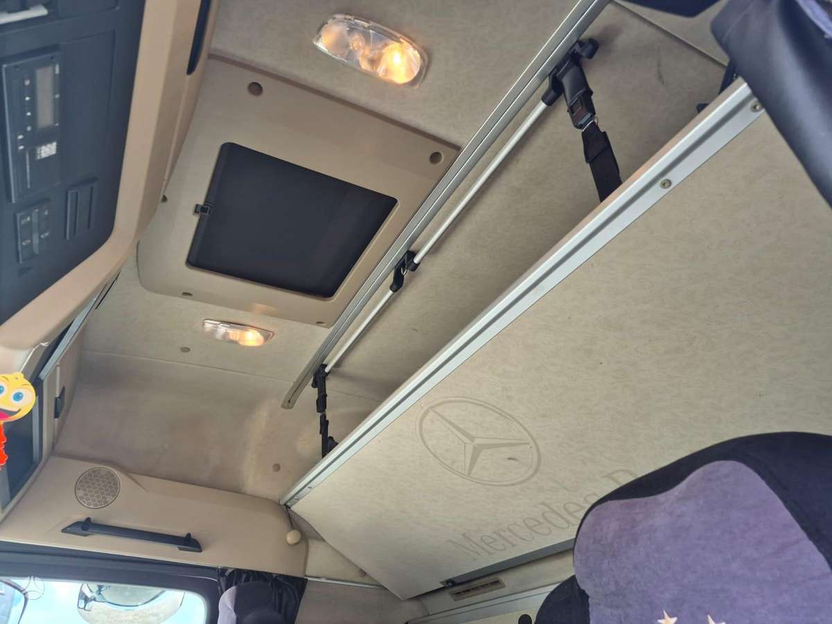 Mercedes-Benz Actros 1848, double sleeper
