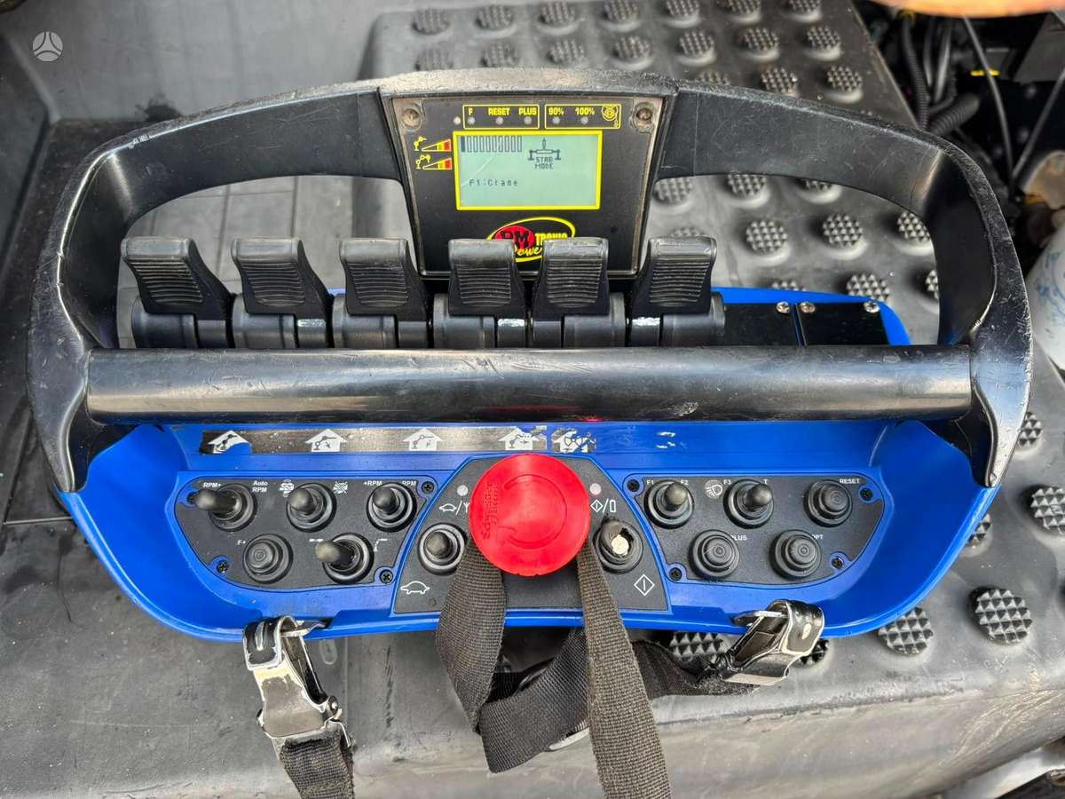 Volvo FM 370 6x2*4, с краном