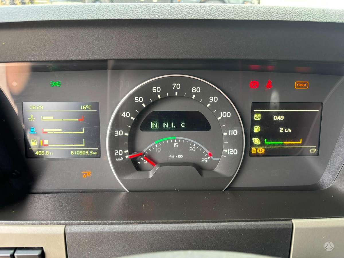 Volvo FM 370 6x2*4, с краном