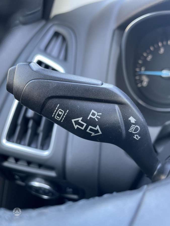 Ford Focus, 1.0 l., Хэтчбек