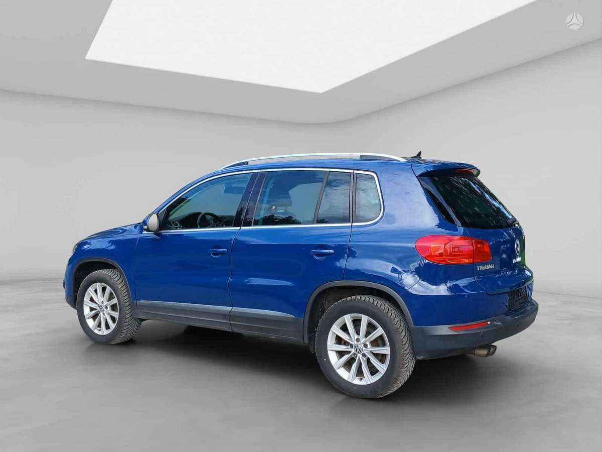 Volkswagen Tiguan - 4