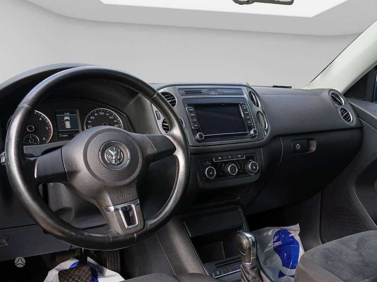 Volkswagen Tiguan - 8